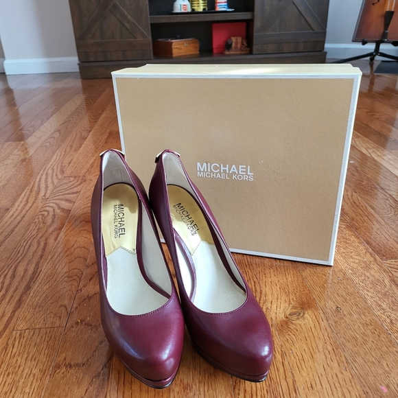 Michael Kors Burgundy Heels - Picture 2 of 10